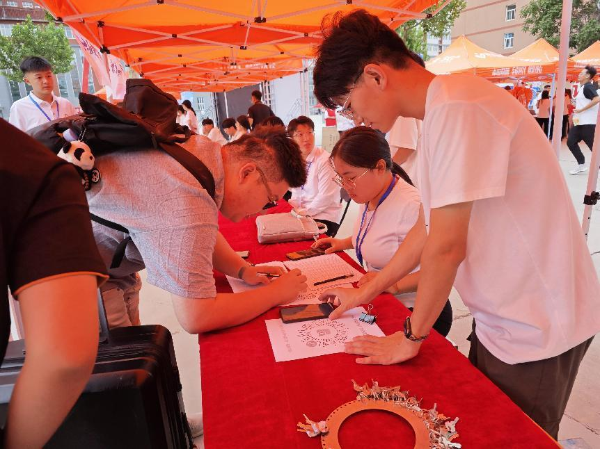 信工學院“同伴成長，暖心啟航”