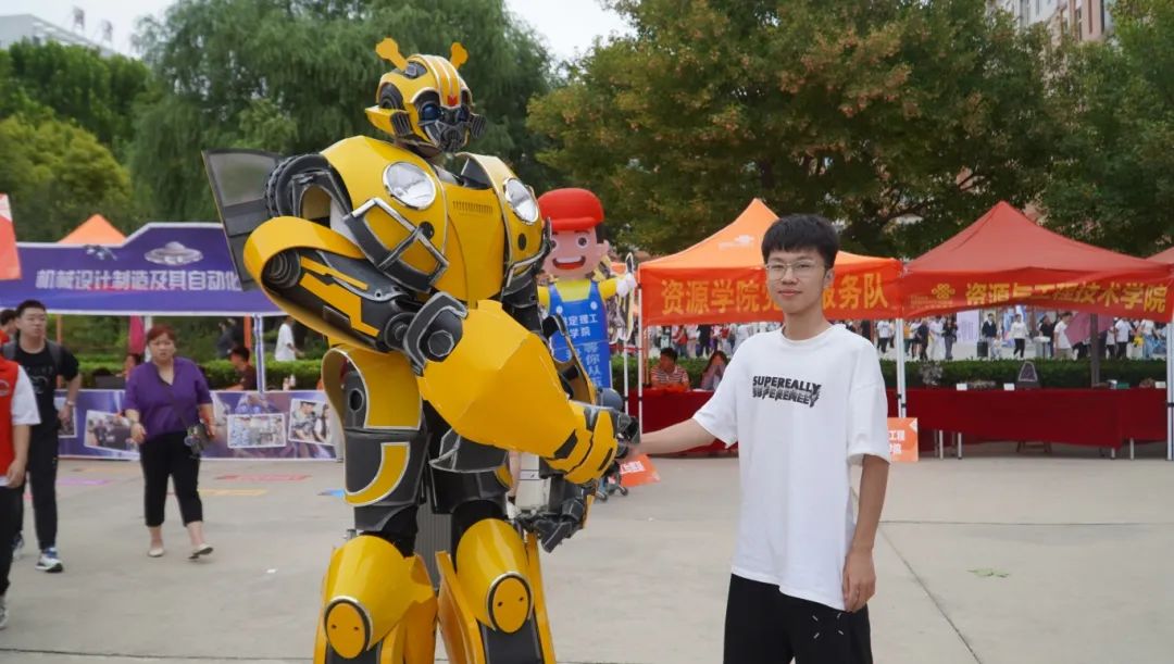 “新人”報到！來看保理新朋友們的100+張笑臉