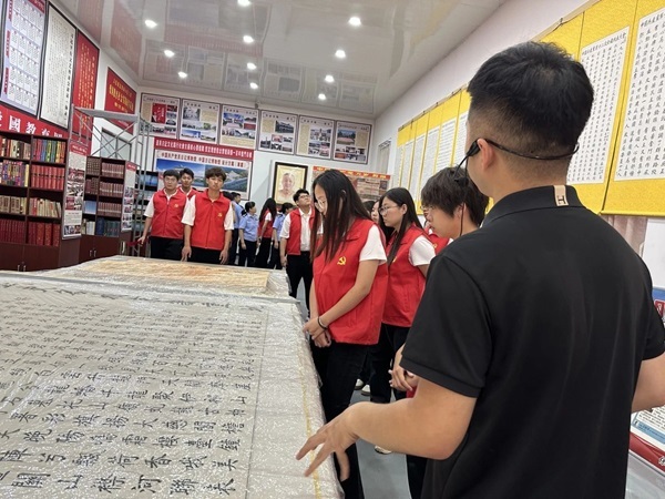 管理學院學子參觀中國共產黨員日記博物館