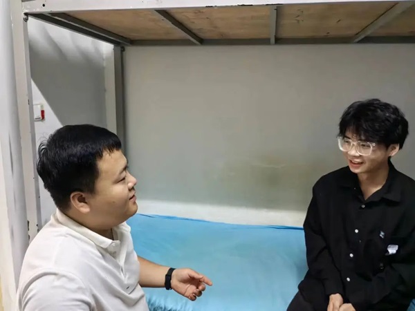 安全教育|保定理工學(xué)院|管理學(xué)院|平安過國慶，安全需謹(jǐn)記