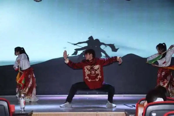 新生風(fēng)采|保定理工學(xué)院|管理學(xué)院|“璀璨晚會啟新程，輝煌篇章展未來”新生晚會