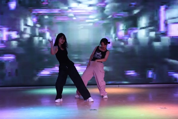 新生風(fēng)采|保定理工學(xué)院|管理學(xué)院|“璀璨晚會啟新程，輝煌篇章展未來”新生晚會