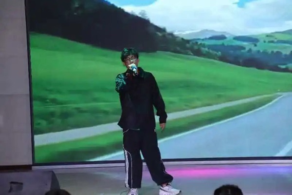 新生風(fēng)采|保定理工學(xué)院|管理學(xué)院|“璀璨晚會啟新程，輝煌篇章展未來”新生晚會