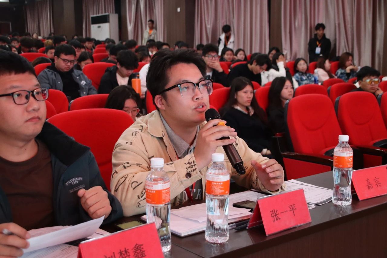 專業競賽|保定理工學院|管理學院|“化繁為‘簡’，‘職’面未來”簡歷大賽