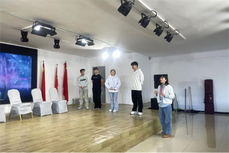 鳳凰花開，木已成材 —— 播音與主持藝術專業畢業匯演彩排精彩紛呈