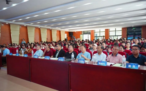 新文科·新媒體·新傳播 保定理工學(xué)院藝術(shù)學(xué)院教師 受邀參加第八屆高校網(wǎng)絡(luò)與新媒體專業(yè)建設(shè)研討會(huì)