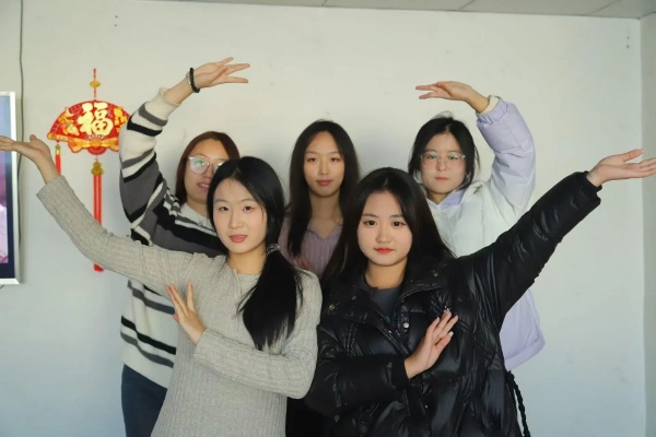 “踐行志愿精神，彰顯青春擔當”———保定理工學院康復醫學院青年志愿服務隊走進南祥園養老院開展志愿服務活動