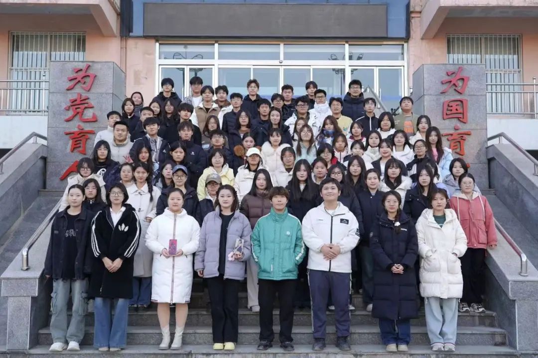 紀(jì)念 “一二 · 九” 運(yùn)動(dòng)89周年大型合唱會(huì)最佳人氣獎(jiǎng)評選投票啦~