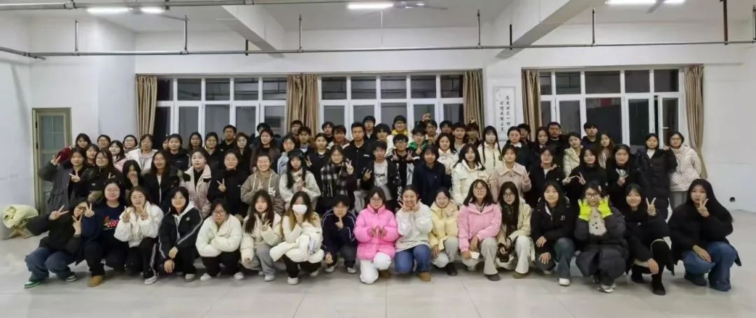 紀(jì)念 “一二 · 九” 運(yùn)動(dòng)89周年大型合唱會(huì)最佳人氣獎(jiǎng)評選投票啦~