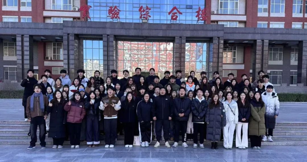 紀(jì)念 “一二 · 九” 運(yùn)動(dòng)89周年大型合唱會(huì)最佳人氣獎(jiǎng)評選投票啦~