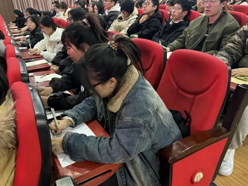 “一站式”學生服務|解碼青春 助力成長|保定理工學院開展全校心理委員培訓工作