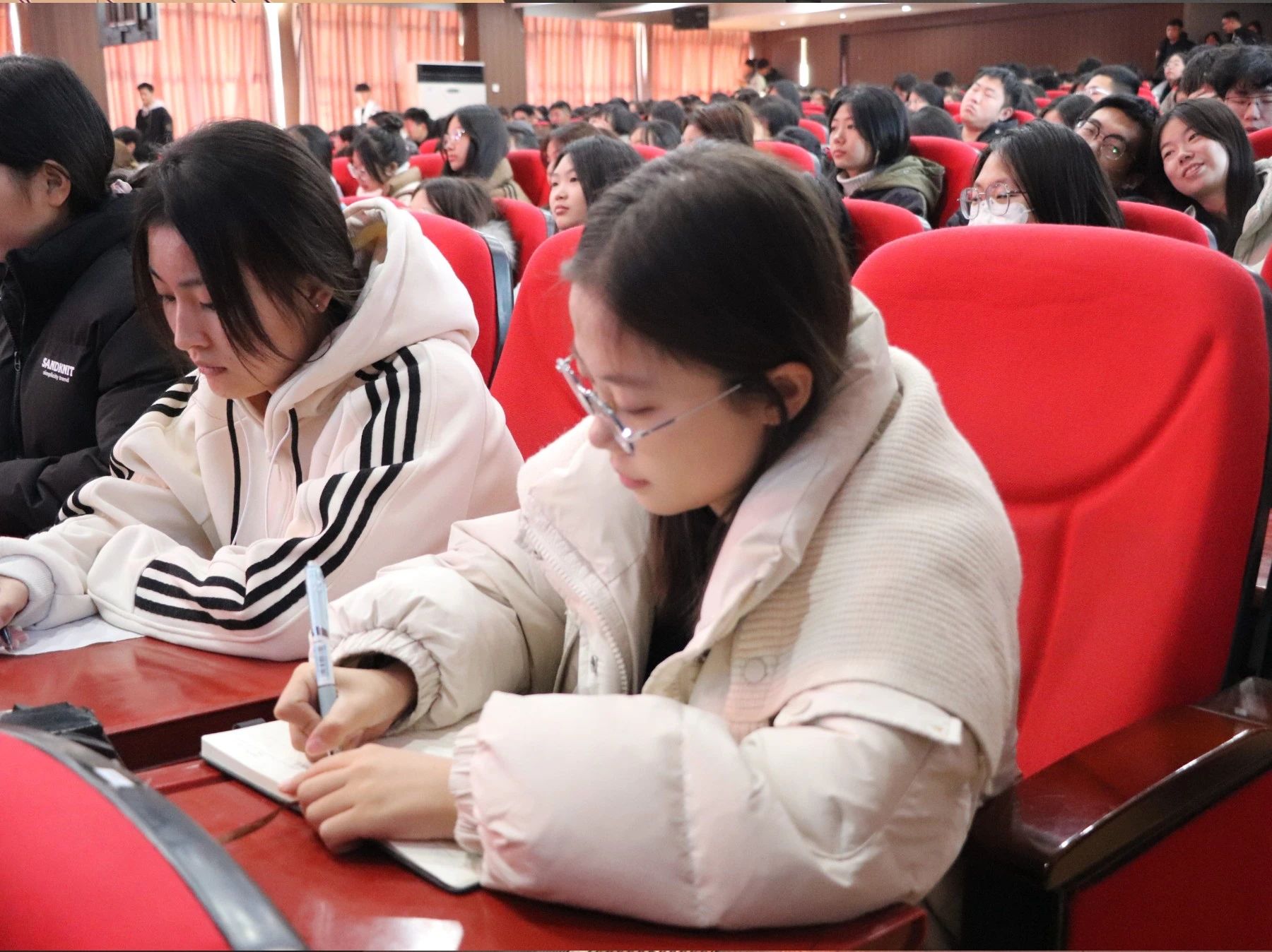 文明用網新征程，法制教育引航標——保定理工學院舉辦“文明用網，法制教育”主題講座