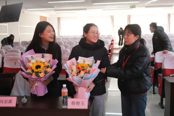 保定理工學院成功舉辦考研經驗分享會