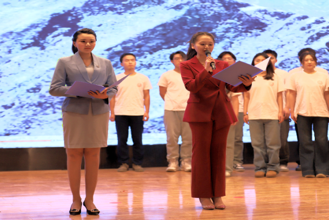 “聲采飛揚·夢啟新章”——保定理工學院藝術學院舉辦2025屆播音與主持藝術專業畢業匯演