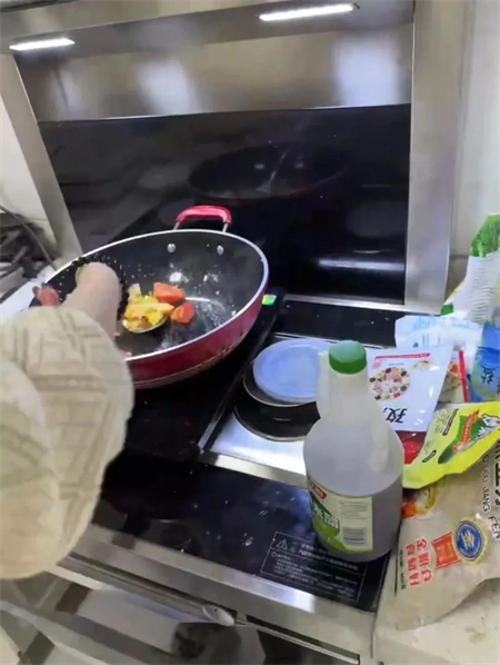 “社會實踐悟感恩，孝老愛親筑家園”——保定理工學院藝術學院社會實踐活動 (二)