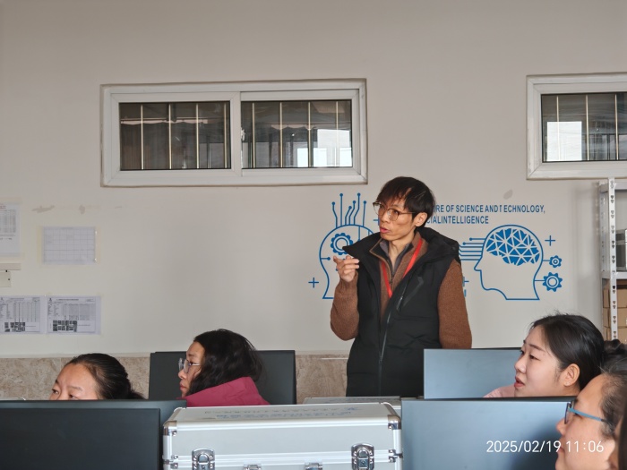 【匠心錘煉，教學(xué)精進】 磨課技，提師能—信息科學(xué)與工程學(xué)院教師練課精進系列活動（一）順利開展