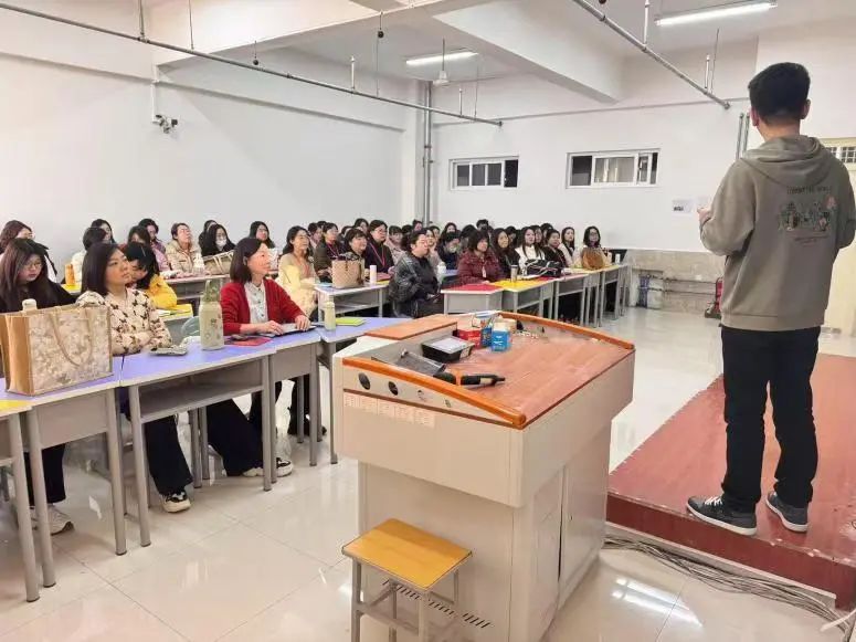 智教啟新程，匠心鑄優課