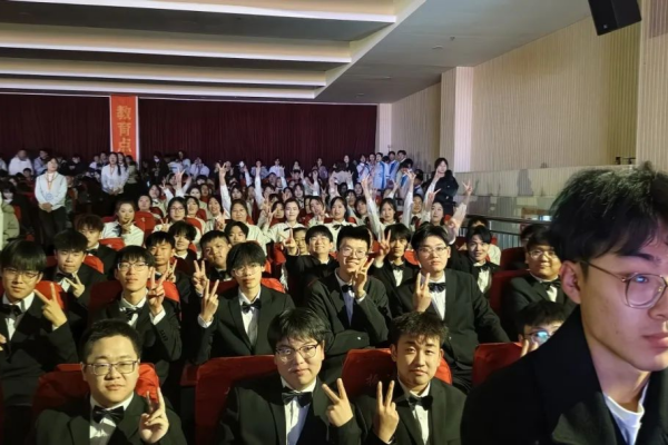 保定理工學院||經濟學院||“紀念一二·九”運動大型合唱會