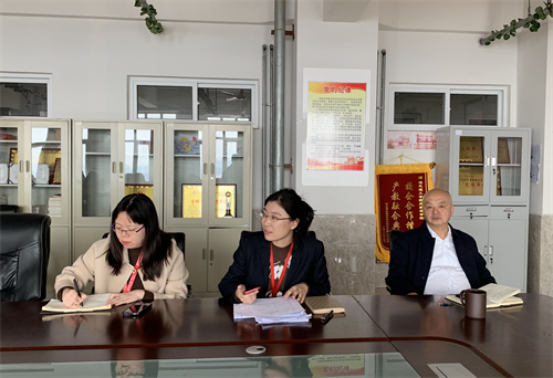 外國語學(xué)院2025屆畢業(yè)論文（設(shè)計(jì)）中期檢查評(píng)審會(huì)