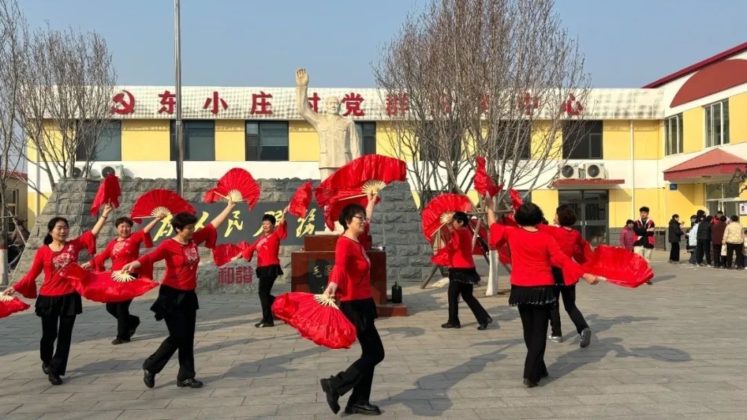 “春映東莊，巾幗志愿繪新篇”經(jīng)濟(jì)學(xué)院志愿者服務(wù)隊(duì)前往東小莊開(kāi)展志愿活動(dòng)
