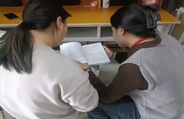 學風建設|保定理工學院|管理學院|學風建設正當時，小組學習展新姿