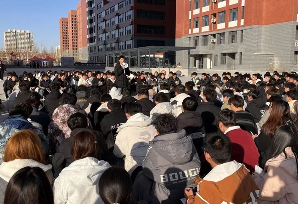 歡迎回家|保定理工學院|管理學院|歡迎回家同筑夢，攜手新程共揚帆