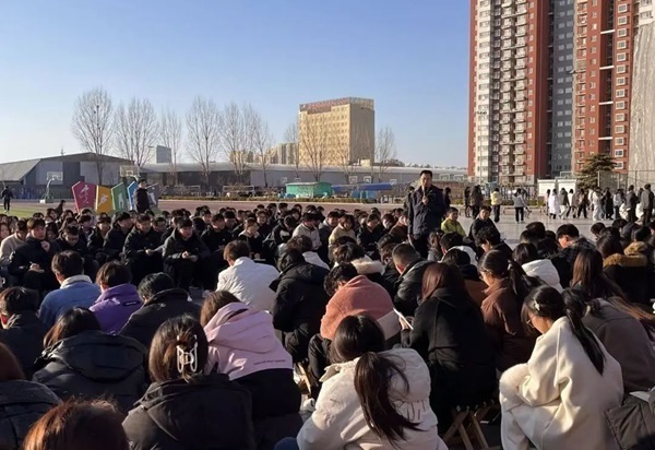 歡迎回家|保定理工學院|管理學院|歡迎回家同筑夢，攜手新程共揚帆