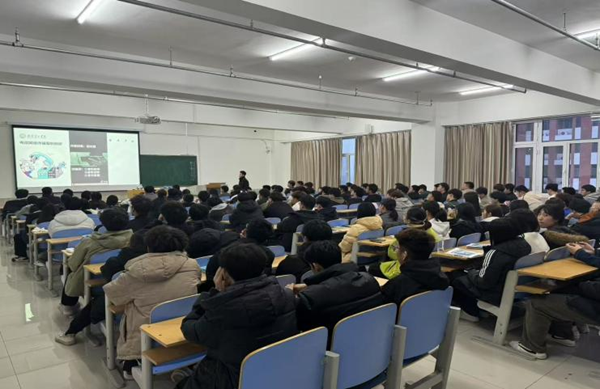 安全教育|保定理工學院|管理學院|開展反詐主題班會，筑牢校園安全防線