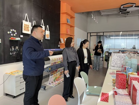 借他山之石琢玉，融兩校之長育英 ——保定理工學(xué)院藝術(shù)學(xué)院赴鄭州西亞斯學(xué)院考察交流