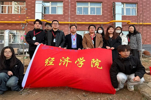 保定理工學院經(jīng)濟學院開展“播種綠色希望，共建美麗校園”植樹節(jié)主題活動