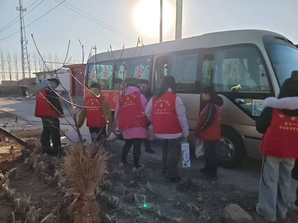 寒假社會實踐紀實(五)|保定理工學院|管理學院|社會實踐獻愛心，送糧行動暖人心