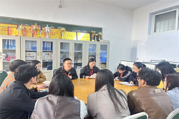 助夢起航，點亮未來——保定理工學院經濟學院成功舉辦高校獎助學金全解析培訓會