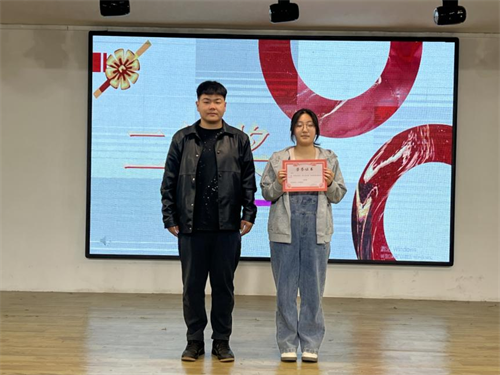 暖春尋微笑，暖心覓青春