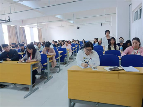 外國語學院召開學生座談會 傾聽學子心聲共促教學優化