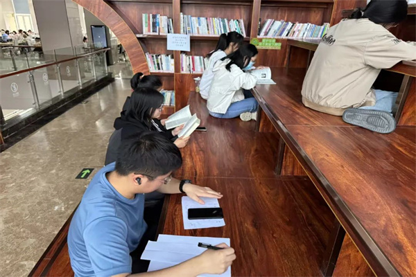 【書香啟智，經韻潤心】春光美如斯，讀書正當時——世界讀書日閱讀活動