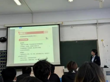 華鑄夢想 安放青春——保定理工學院‖藝術學院‖華安保險公司2025校園宣講會成功舉辦