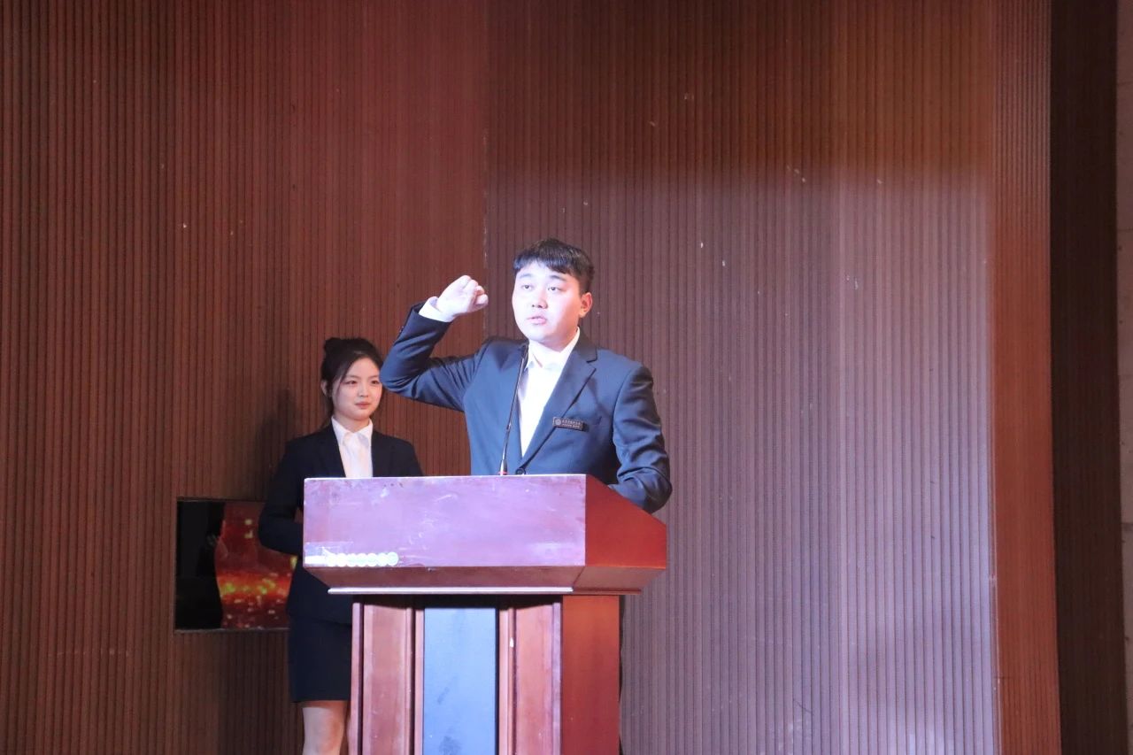 “崇德尚學揚師道，鋒華正茂育新人”三月份教育學院表彰大會