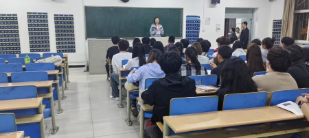 藝術與信仰的交融：一場紅色書籍讀書班的思想碰撞