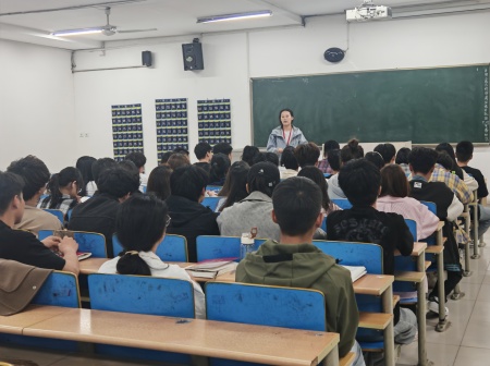 藝術與信仰的交融：一場紅色書籍讀書班的思想碰撞