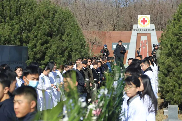 “禮敬捐獻?延續大愛”經濟學院組織師生參加遺體器官捐獻緬懷紀念活動