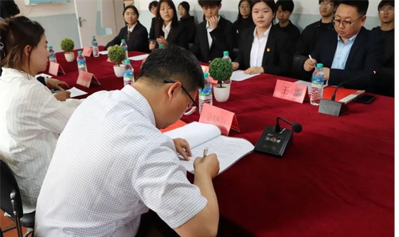 會(huì)計(jì)學(xué)院與保定市勵(lì)志殘疾人服務(wù)中心實(shí)踐基地簽約授牌