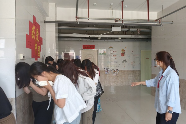 康復醫學院聯合經濟學院開展消防演練活動