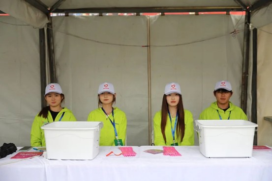 熱血青春助跑未來”——保定理工學(xué)院藝術(shù)學(xué)院志愿者為長城汽車智慧工廠半馬蓄勢添彩