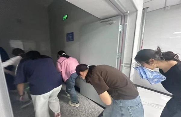 消防演練|保定理工學院|管理學院|生命至上，以練筑防