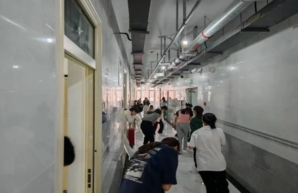 消防演練|保定理工學院|管理學院|生命至上，以練筑防