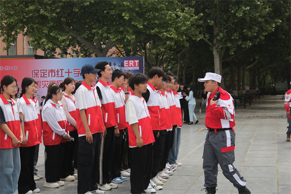 保定理工學(xué)院康復(fù)醫(yī)學(xué)院與保定市紅十字會(huì)聯(lián)合舉辦2025年地震災(zāi)害應(yīng)急救援綜合演練