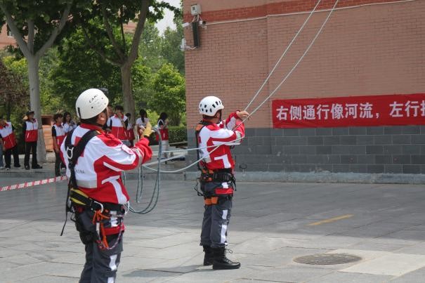 保定理工學院康復醫學院與保定市紅十字會聯合舉辦2025年地震災害應急救援綜合演練