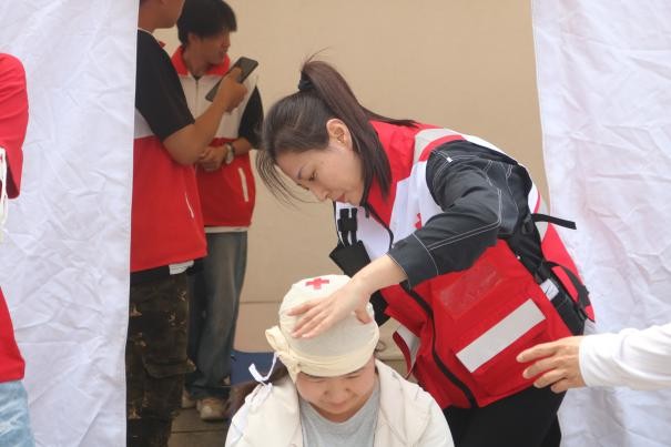 保定理工學院康復醫學院與保定市紅十字會聯合舉辦2025年地震災害應急救援綜合演練