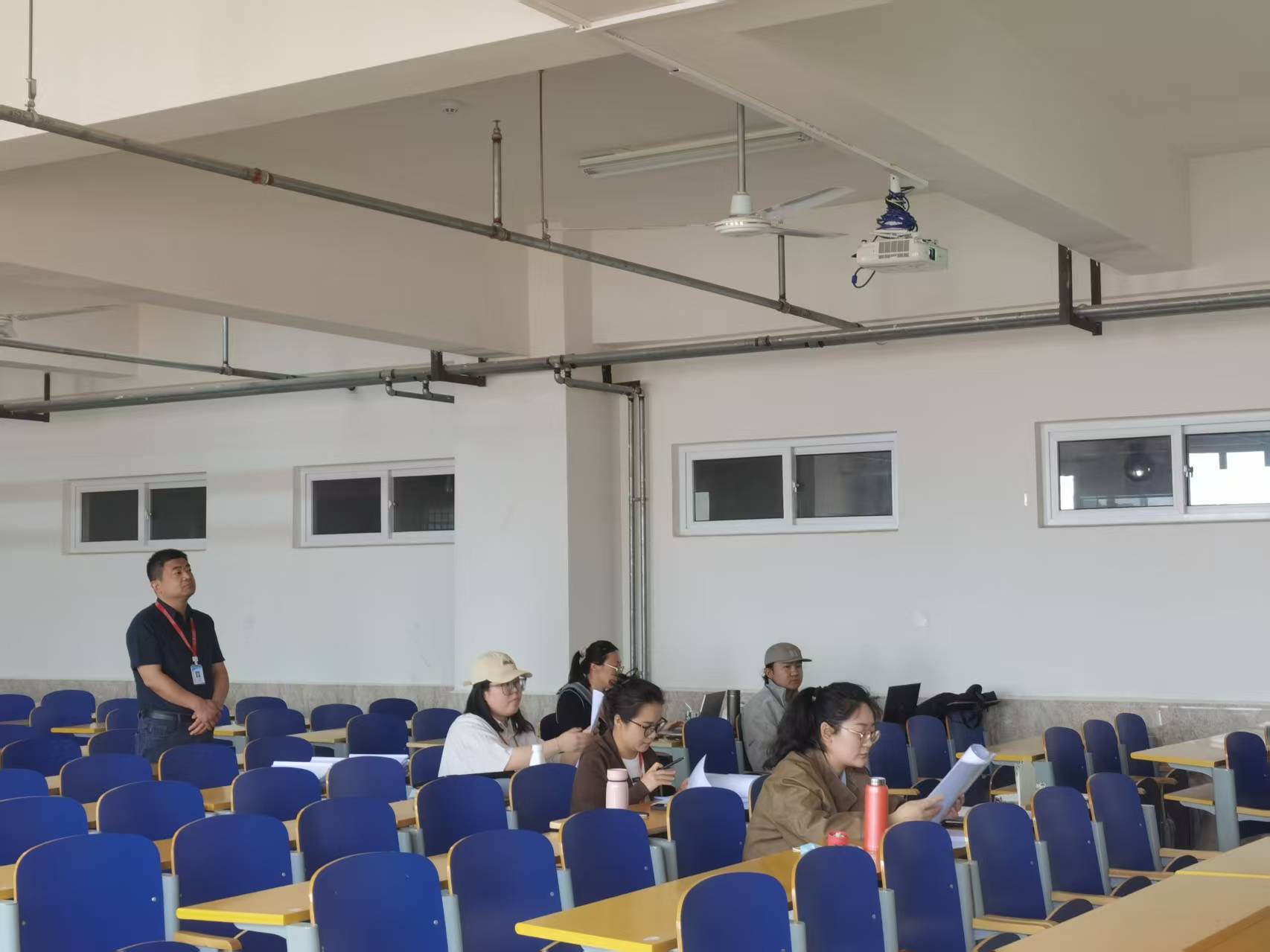 以辯問道 以查促優 藝術學院2025屆畢業論文答辯圓滿收官