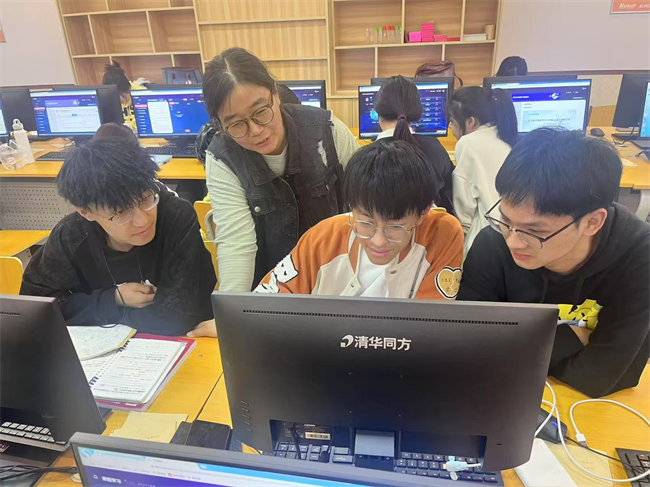 以賽促學(xué)育英才 數(shù)智爭鋒展鋒芒——保定理工學(xué)院學(xué)子在全國企業(yè)競爭模擬大賽中喜獲多項國家級榮譽